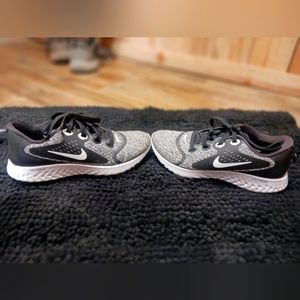 NIKE React Sneakers